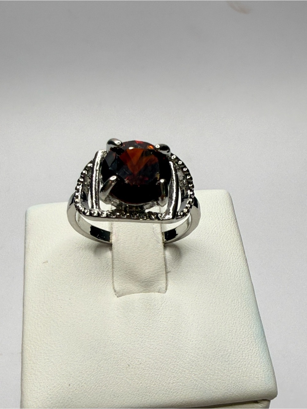 Silver Tone Garnet-Style Cocktail Ring in Deep Red Size 9